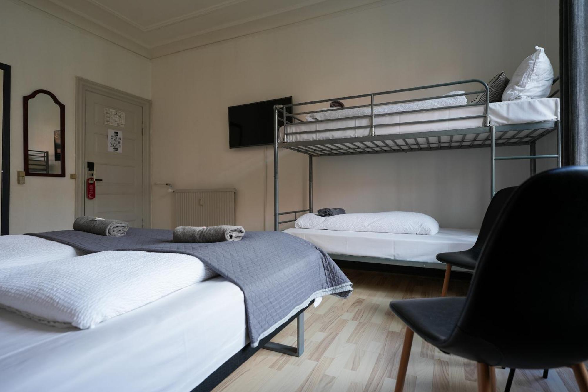 Familienzimmer (4 Erwachsene)
